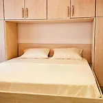 Discover From Our 3-room With Free Parking-komuna E Parisit 地拉那