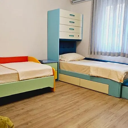 公寓 Discover From Our 3-room With Free Parking-komuna E Parisit *
