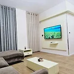Apartment Discover From Our 3-room With Free Parking-komuna E Parisit Tirana