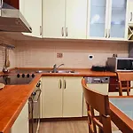 Discover From Our 3-room With Free Parking-komuna E Parisit