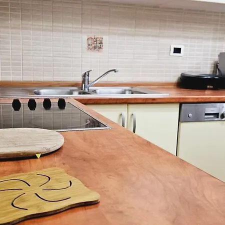 Apartmán Discover From Our 3-room With Free Parking-komuna E Parisit
