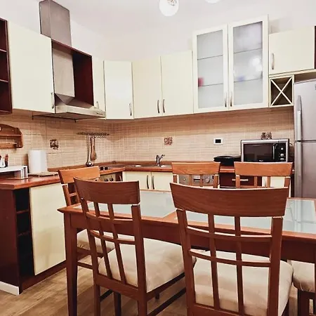 Апартаменты Discover From Our 3-room With Free Parking-komuna E Parisit