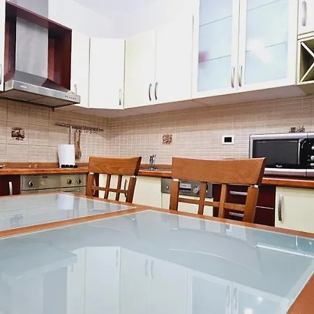 Apartmán Discover From Our 3-room With Free Parking-komuna E Parisit Tirana