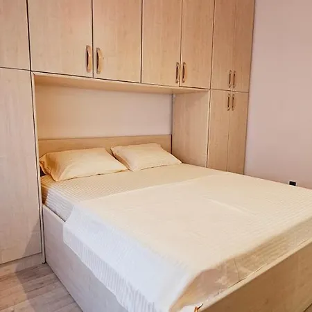 Apartmán Discover From Our 3-room With Free Parking-komuna E Parisit Tirana