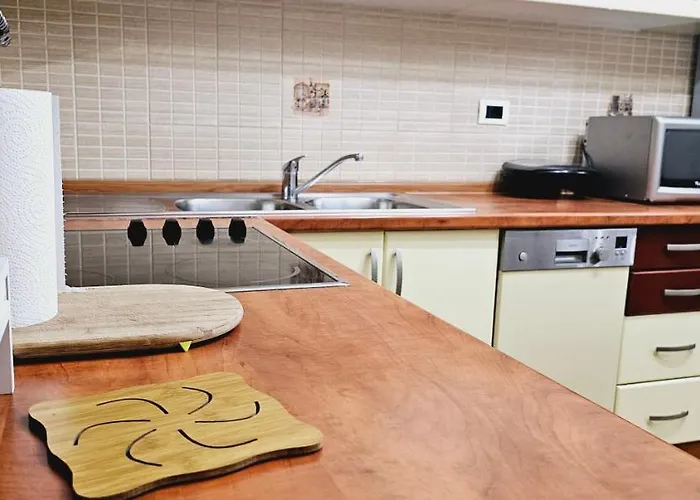 Апартаменты Discover From Our 3-room With Free Parking-komuna E Parisit