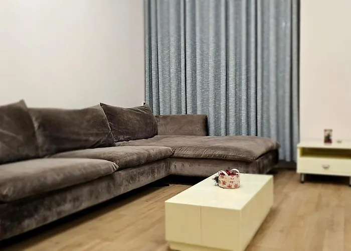 Discover From Our 3-room With Free Parking-komuna E Parisit Апартаменты