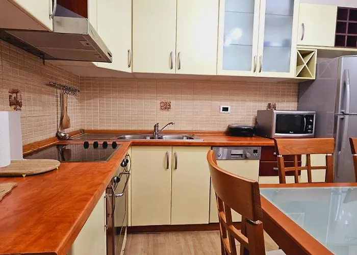 Discover From Our 3-room With Free Parking-komuna E Parisit