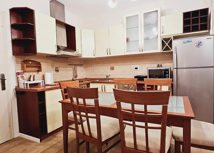 Апартаменты Discover From Our 3-room With Free Parking-komuna E Parisit