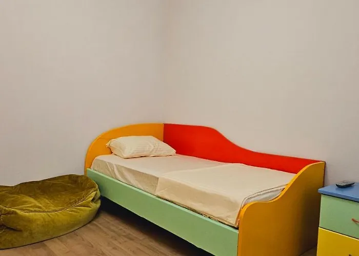 Discover From Our 3-room With Free Parking-komuna E Parisit Тирана